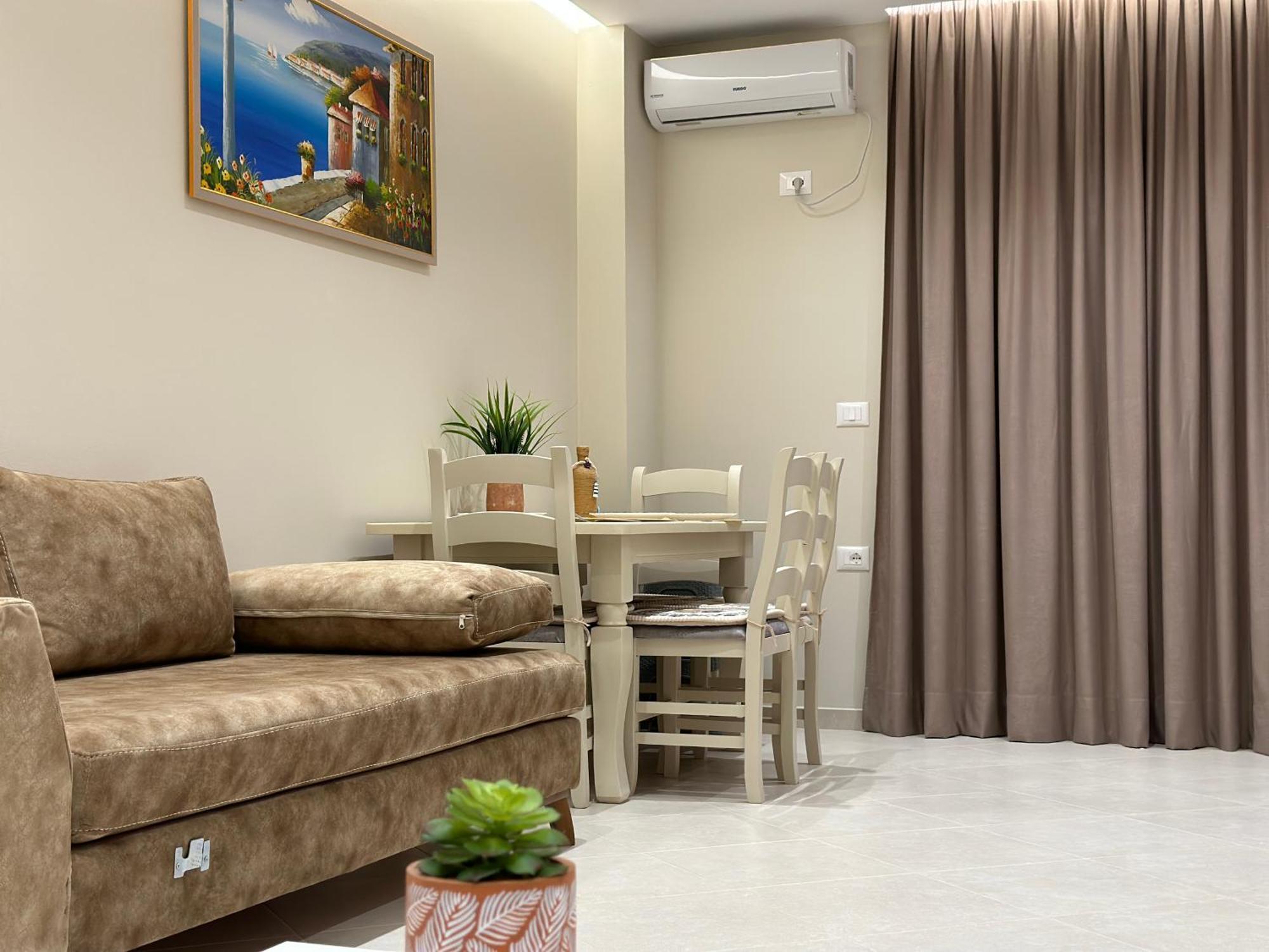 Beachfront With Balcony Apartament *