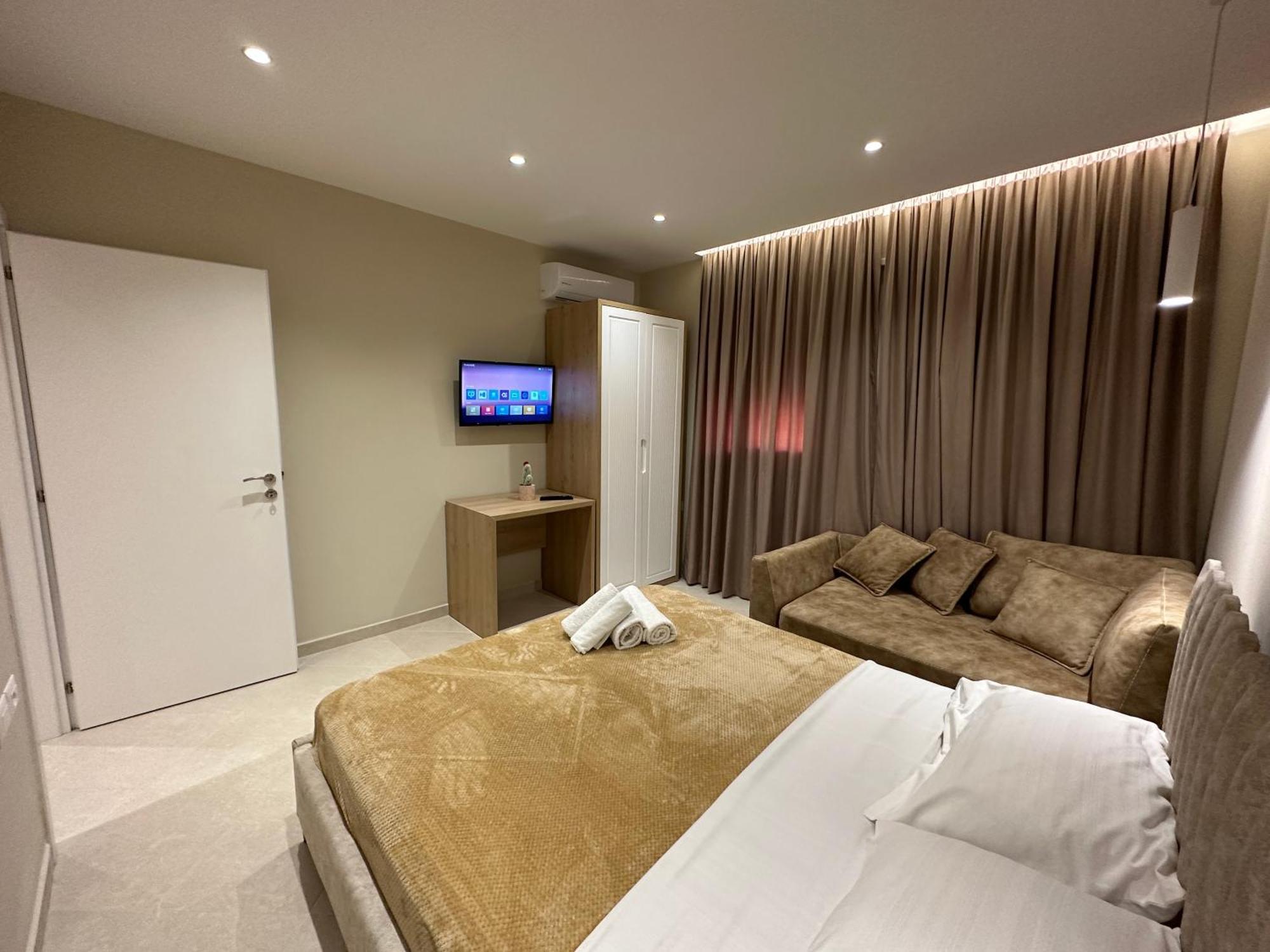 Beachfront With Balcony Apartament